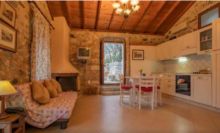 Amphitrite'S House Διαμέρισμα Νεόν Οίτιλον Εξωτερικό φωτογραφία